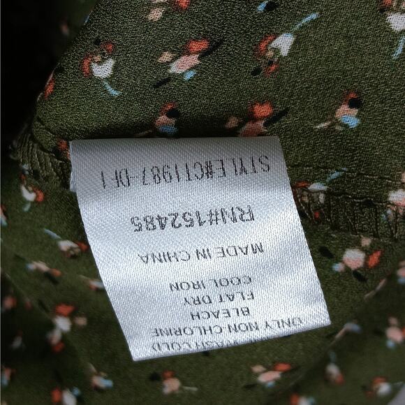 Papermoon Flowy Blouse Military Green Floral Print Size Small Wide 3/4 Sleeves - Picture 4 of 6